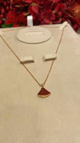 Bulgari small fan diamond red agate rose gold necklace-3894